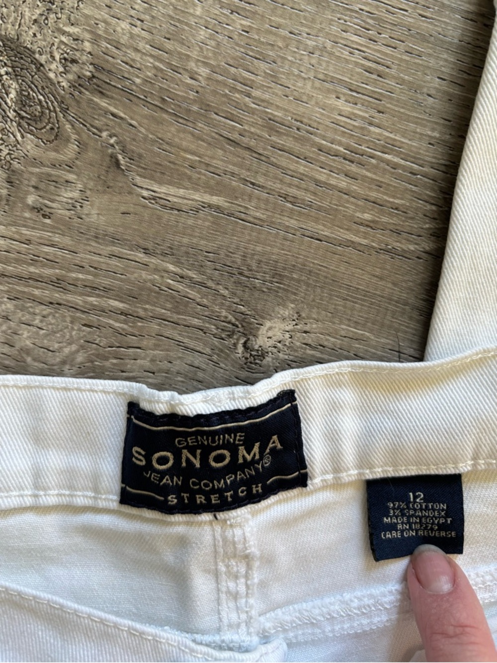 White Capris bundle - Picture 6 of 7